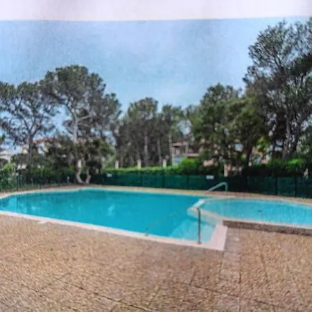 Bord De Résidence Piscine Tennis Fréjus